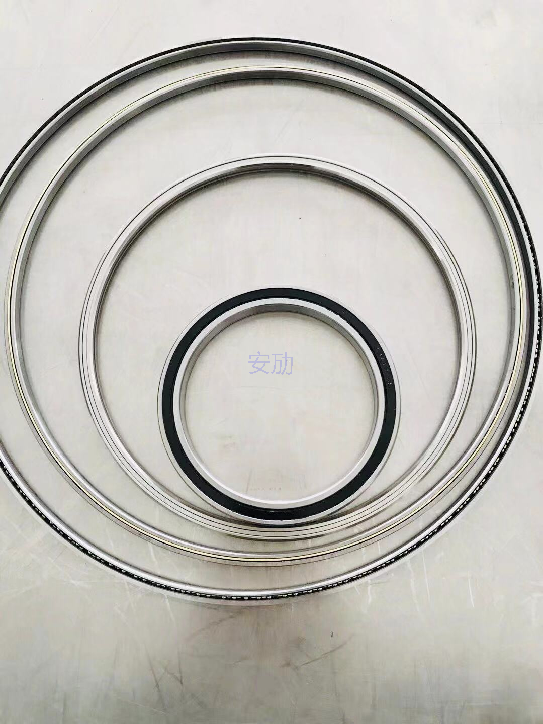 Extra dünnes Lager